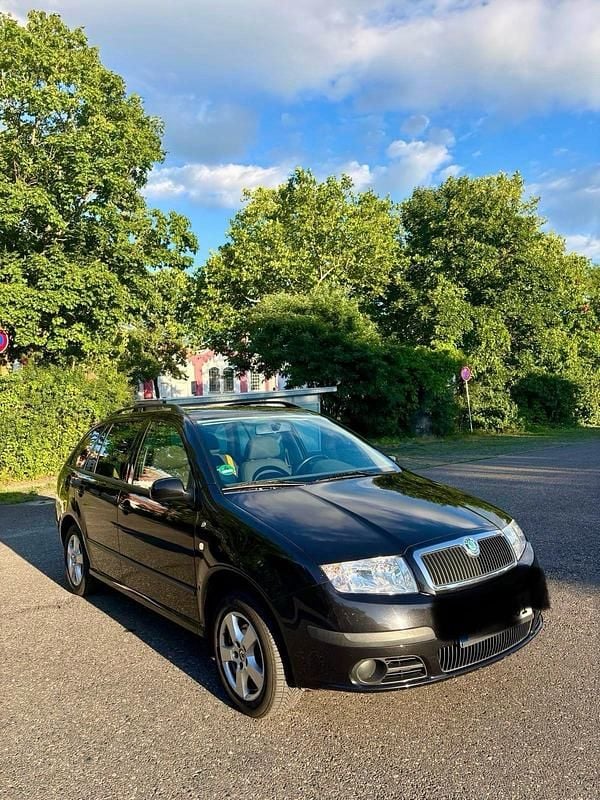 Schwarz Gebraucht 2005 Skoda Fabia Kombi | 1.499 € (Fairer Preis) - Bild 1/4