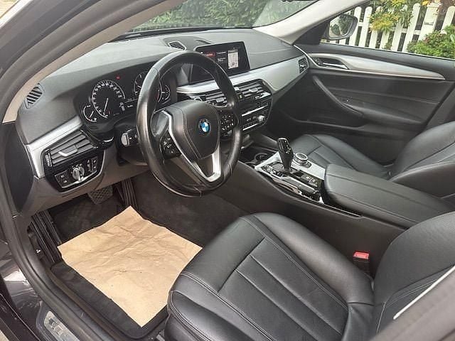 Gebraucht BMW 520 190 PS (139 kW) 2019 Grau Kombi