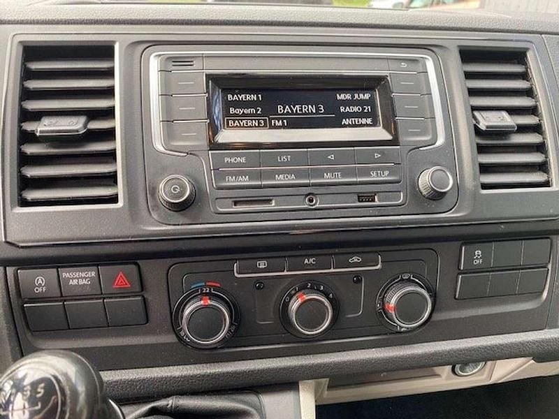 Gebraucht VW Transporter 102 PS (75 kW) 2019 Candyweiss Van