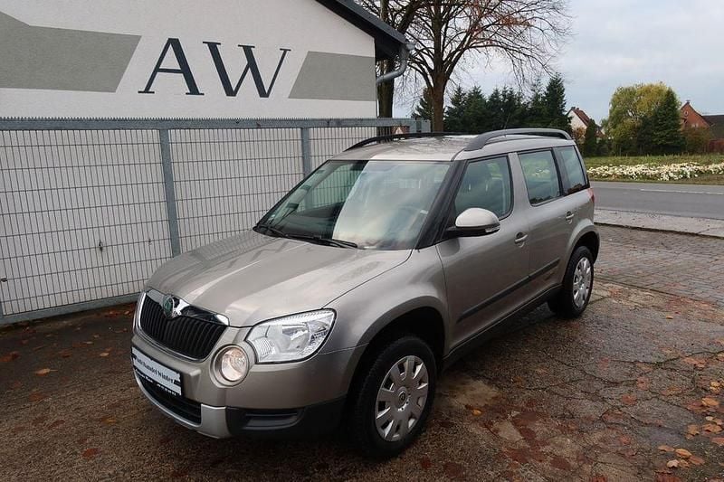 Beige Gebraucht 2013 Skoda Yeti Plus Edition SUV | 6.600 € (Guter Preis) - Bild 1/4