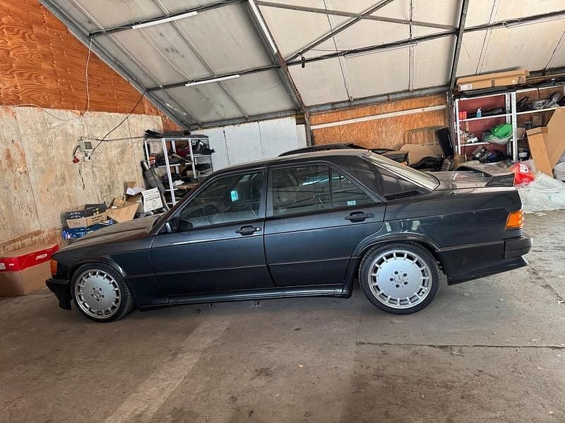 Schwarz Gebraucht 1988 Mercedes 190 AMG Limousine | 39.999 € - Bild 1/4