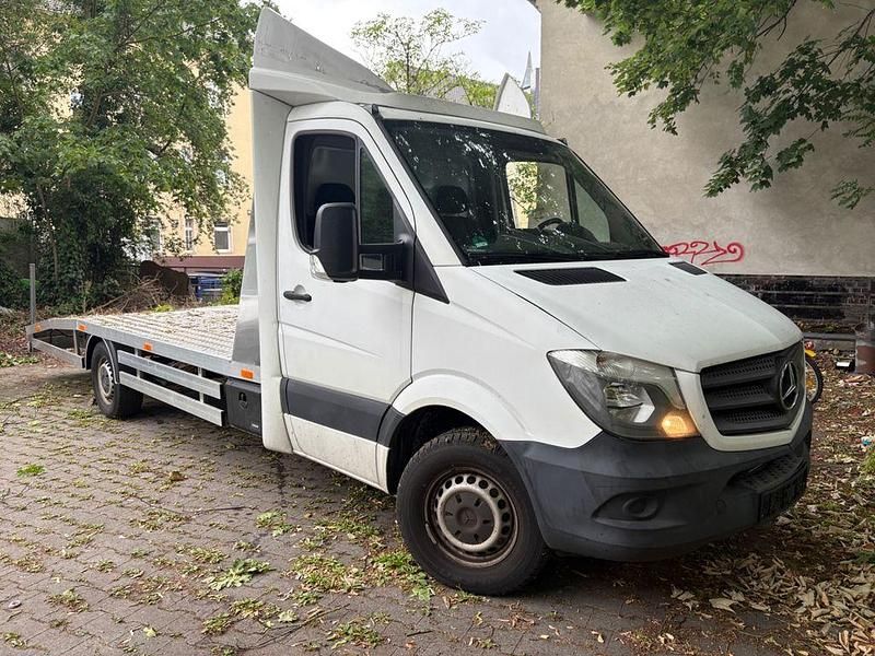 Schwarz Gebraucht 2017 Mercedes Sprinter Van | 18.500 € - Bild 1/4