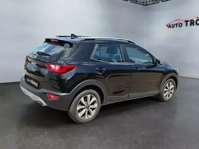 Używany Kia Stonic Vision 120 KM (88 kW) 2023 Czarny SUV