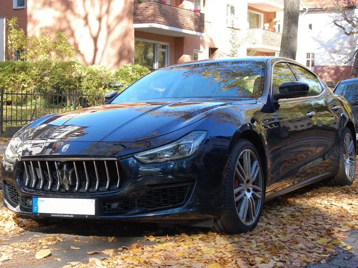 Gebraucht Maserati Ghibli GranLusso 349 PS (256 kW) 2019 Blau Limousine