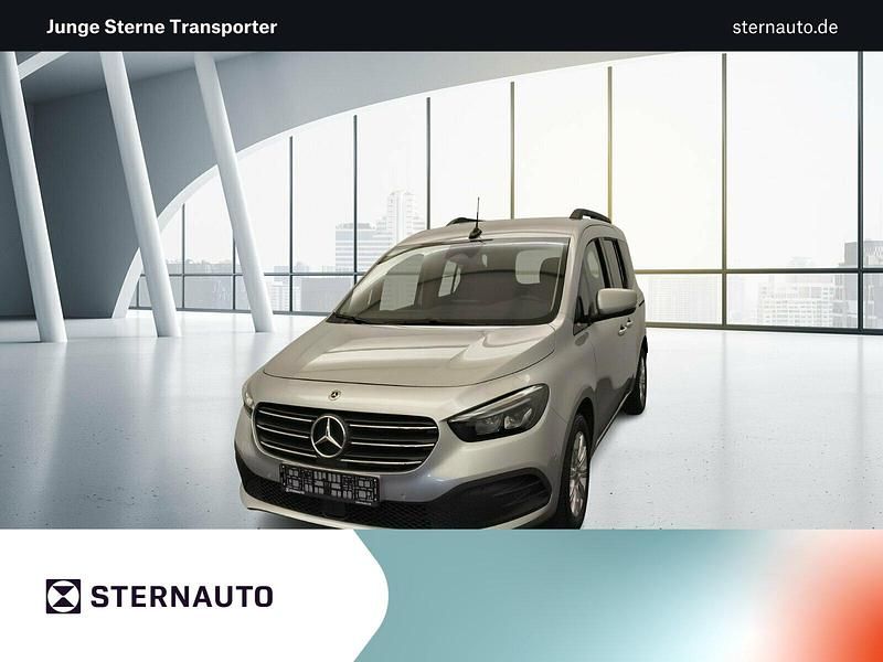 Helvinsilber metallic Gebraucht 2024 Mercedes 180 Limousine | 27.310 € (Fairer Preis) - Bild 1/4