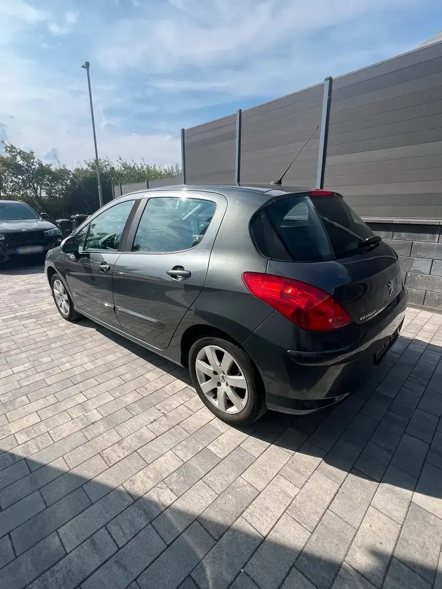 Gebraucht Peugeot 308 120 PS (88 kW) 2009 Grau Limousine