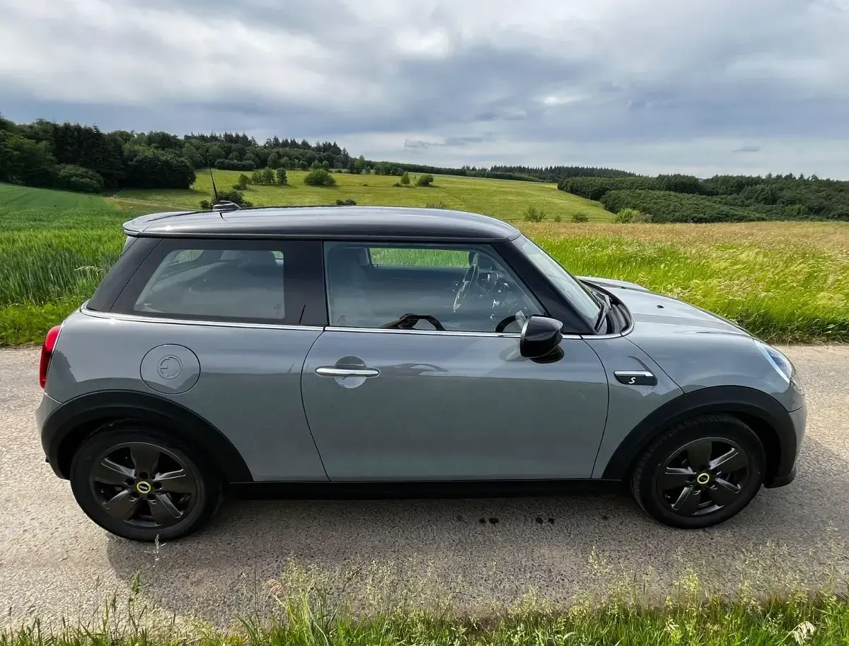 Gebraucht Mini Cooper SE Essential 135 kW (184 PS) 2022 Grau Kleinwagen