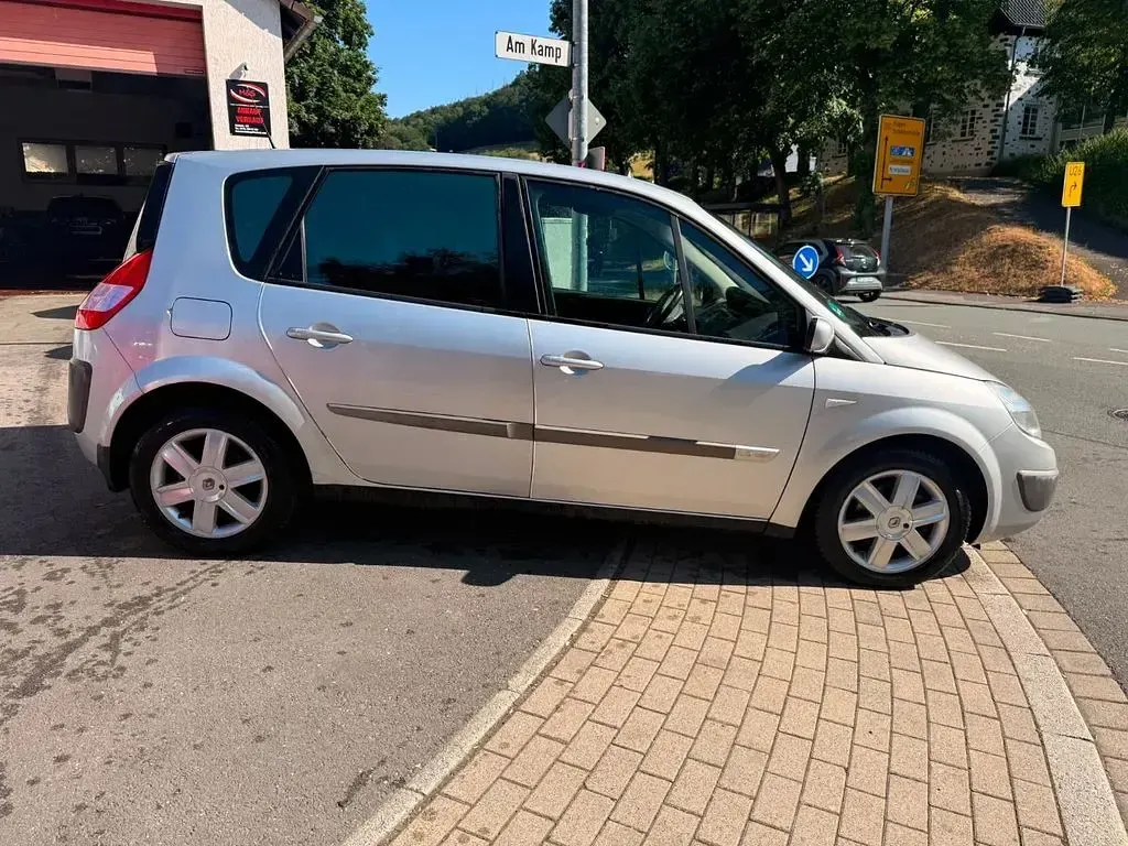 Gebraucht Renault Scénic II 113 PS (83 kW) 2004 Grau Van / Kleinbus
