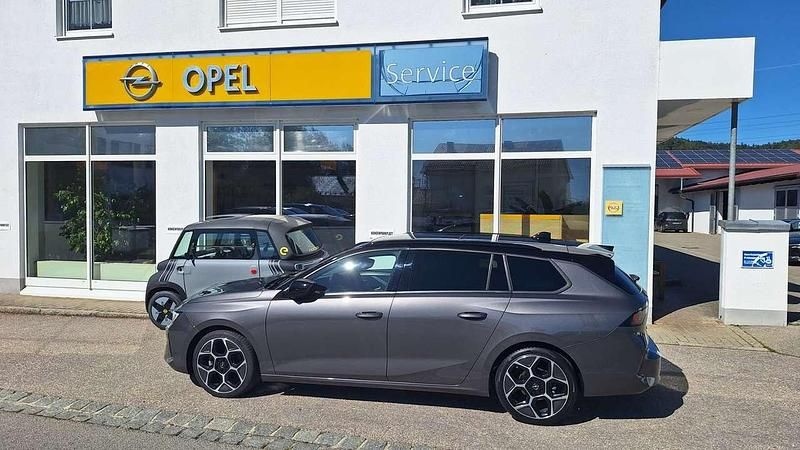 Gebraucht Opel Astra Ultimate 131 PS (96 kW) 2024 Vulkangrau dach schwarz Kombi