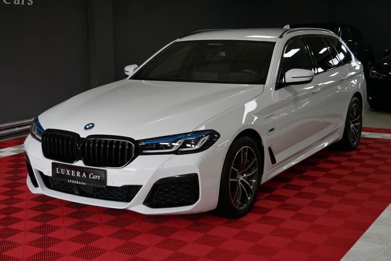 Weiß Gebraucht 2022 BMW 530e M Sport Kombi | 29.990 € (Superpreis) - Bild 1/4