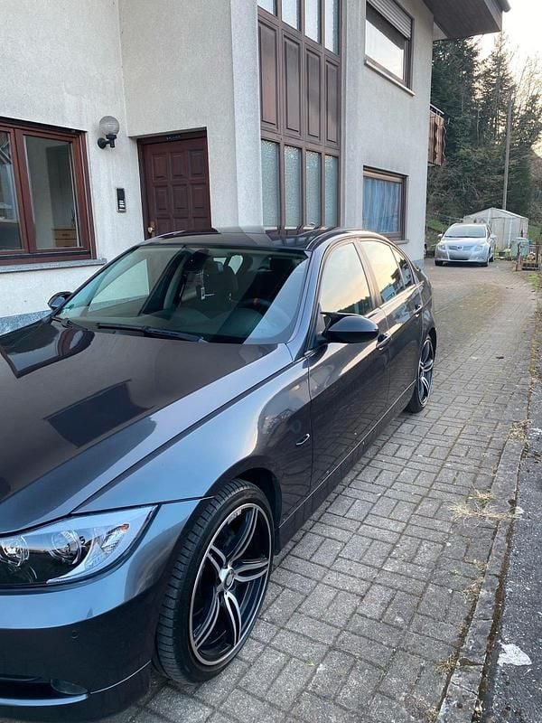 Gebraucht BMW 320 163 PS (119 kW) 2007 Limousine
