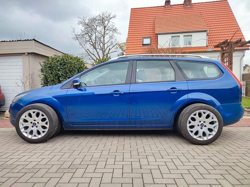 Gebraucht Ford Focus 125 PS (91 kW) 2009 Blau Kombi