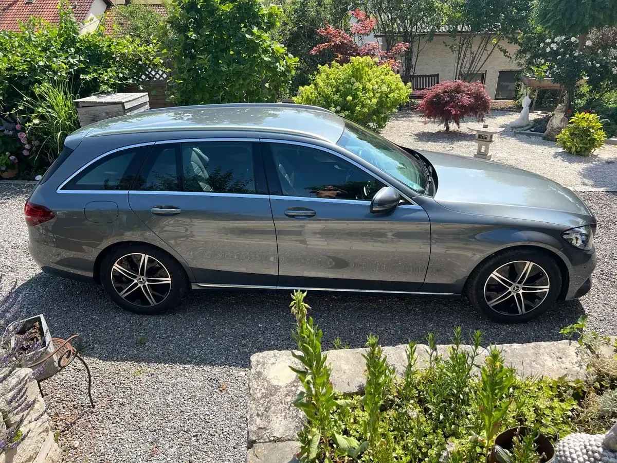 Gebraucht Mercedes C220 Avantgarde 194 PS (142 kW) 2020 Grau Limousine