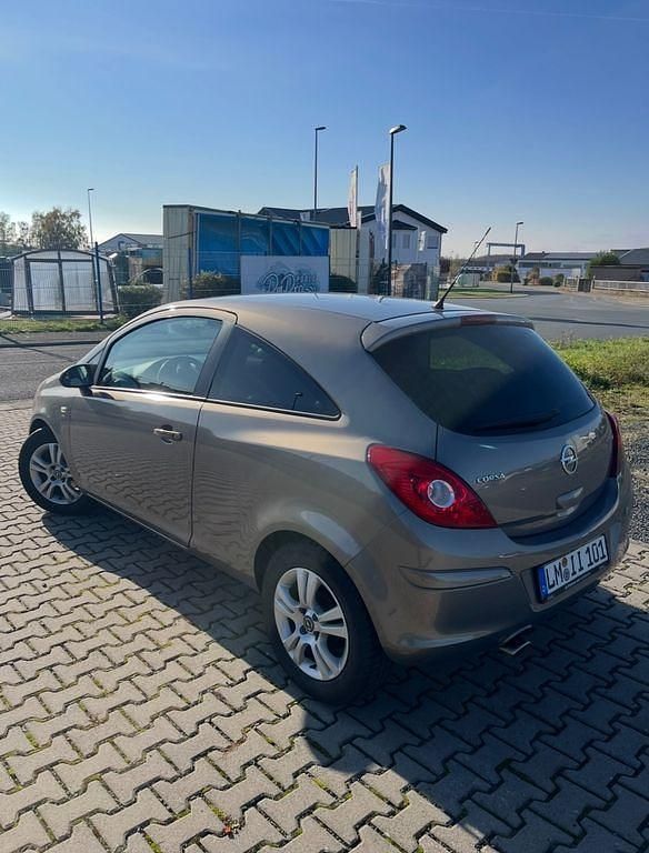 Gebraucht Opel Corsa Edition 69 PS (50 kW) 2012 Grau Kleinwagen