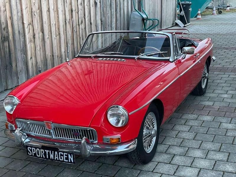 Rot Gebraucht 1967 MG B Cabrio | 13.800 € - Bild 1/4