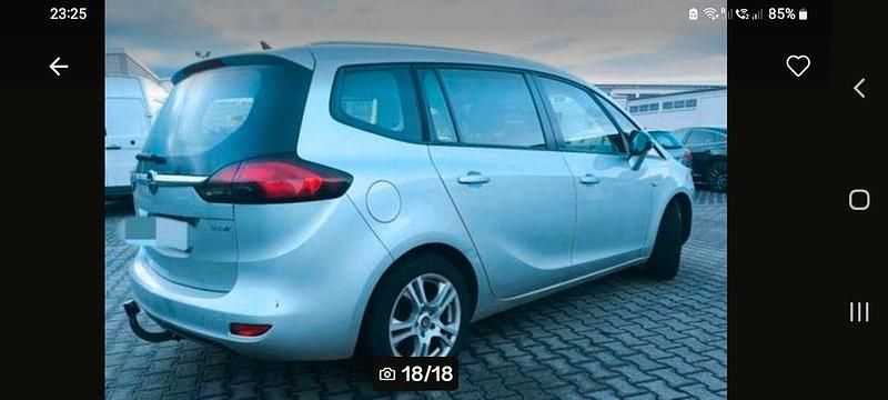 Weiß Gebraucht 2016 Opel Zafira Tourer Van / Kleinbus | 4.000 € (Superpreis) - Bild 1/4