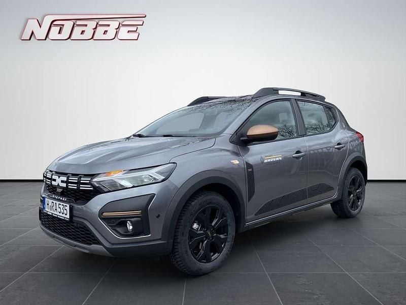 Dolomitgrau metallic Gebraucht 2025 Dacia Sandero Extreme Kleinwagen | 18.990 € (Fairer Preis) - Bild 1/4