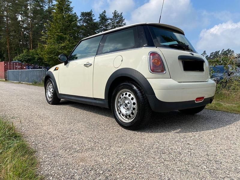 Gebraucht Mini ONE 75 PS (55 kW) 2009 Weiß Kleinwagen