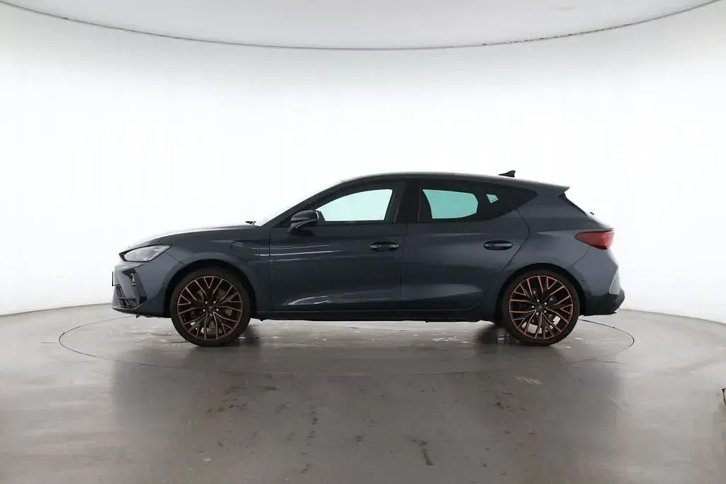 Neu Cupra Leon VZ 272 PS (200 kW) 2026 Magnetic grau Limousine