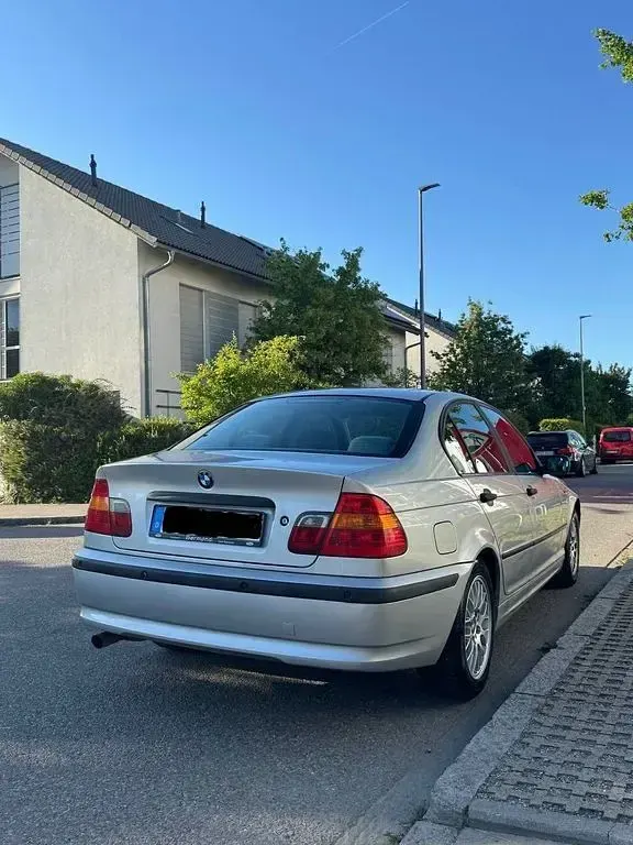 Gebraucht BMW 318 143 PS (105 kW) 2002 Silber Limousine