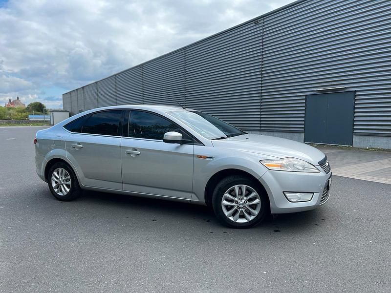 Silber Gebraucht 2010 Ford Mondeo Limousine | 4.099 € (Teuer) - Bild 1/4