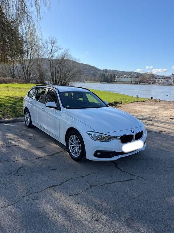 Gebraucht BMW 320 Advantage 190 PS (139 kW) 2017 Weiß Kombi