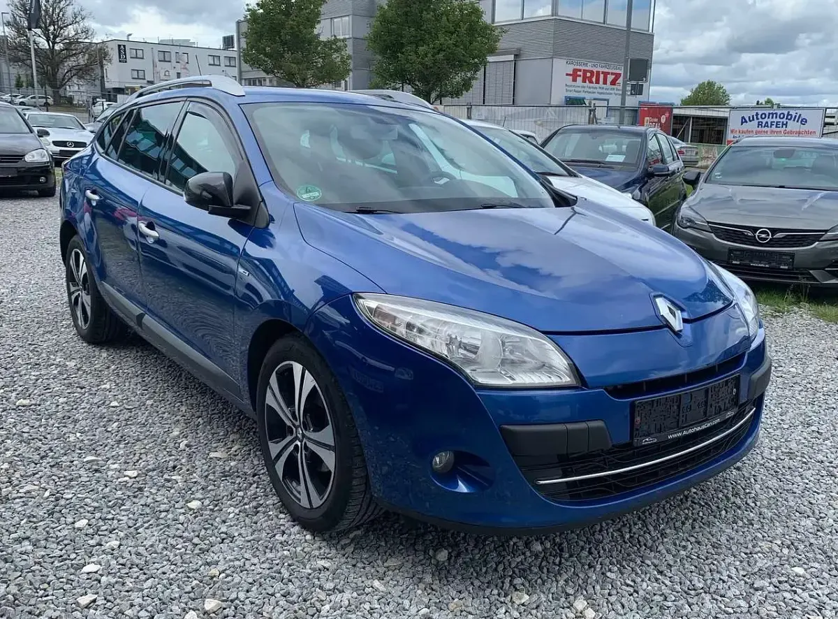 Gebraucht Renault Mégane GrandTour Expression 131 PS (96 kW) 2012 Blau Kombi
