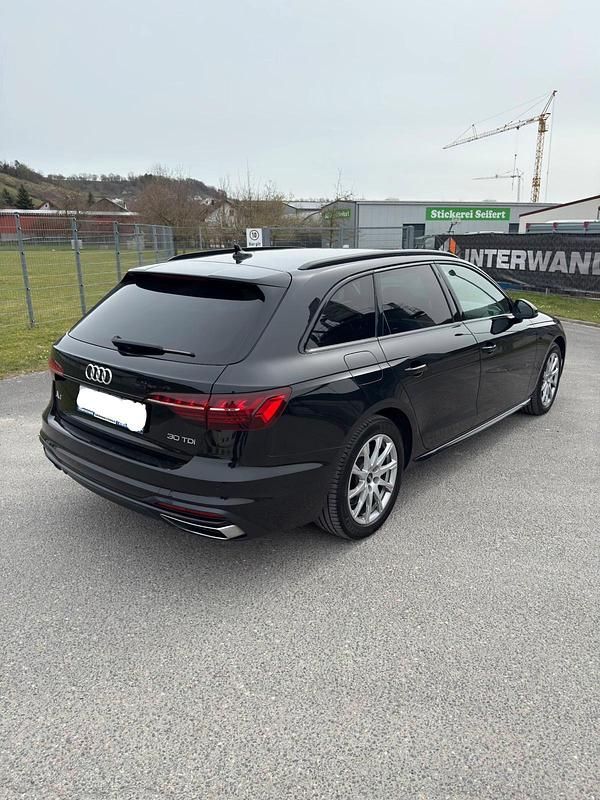 Gebraucht Audi A4 S-Line 136 PS (100 kW) 2022 Schwarz Kombi