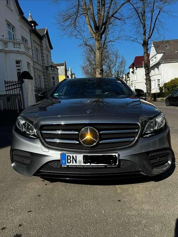 Gebraucht Mercedes E300 AMG line 194 PS (142 kW) 2019 Grau Kombi