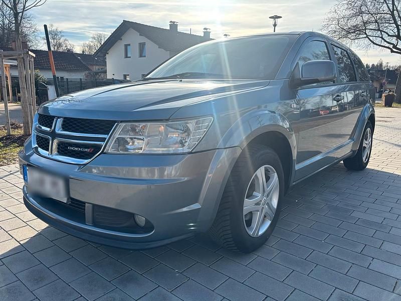 Gebraucht Dodge Journey 170 PS (125 kW) 2009 Grau SUV