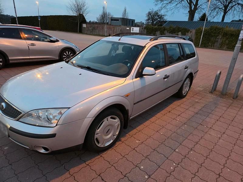 Gebraucht Ford Mondeo 125 PS (91 kW) 2001 Kombi