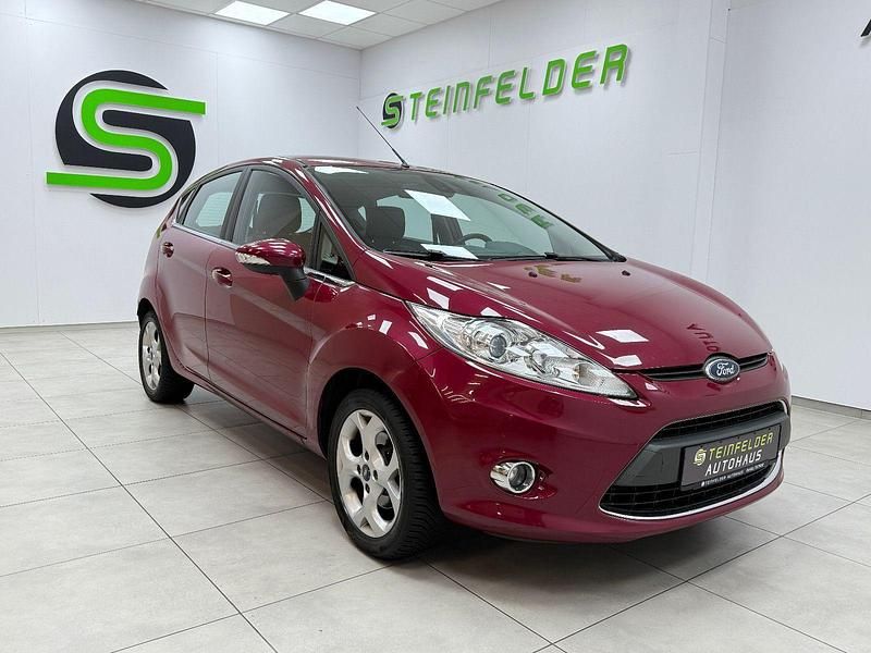 Rot Gebraucht 2010 Ford Fiesta Titanium Kleinwagen | 5.490 € (Etwas zu teuer) - Bild 1/4