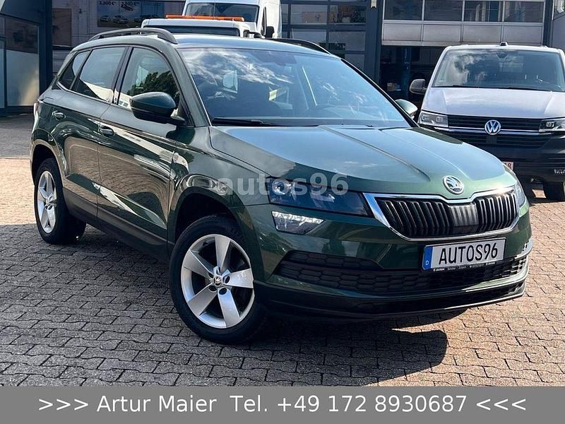 Grün Gebraucht 2020 Skoda Karoq Ambition SUV | 11.400 € - Bild 1/4