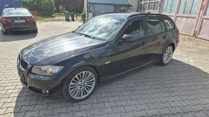 Schwarz Gebraucht 2012 BMW 320 Efficient Dynamics Kombi | 8.900 € (Guter Preis) - Bild 1/4