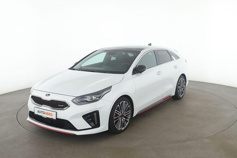 Weiß Gebraucht 2021 Kia ProCeed Kleinwagen | 25.680 € (Fairer Preis) - Bild 1/3