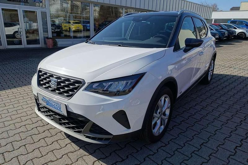 Gebraucht Seat Arona FR 110 PS (80 kW) 2022 "candy" weiss SUV