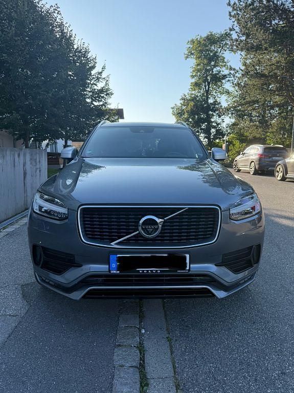 Grau Gebraucht 2016 Volvo XC90 R-Design SUV | 32.200 € (Fairer Preis) - Bild 1/4