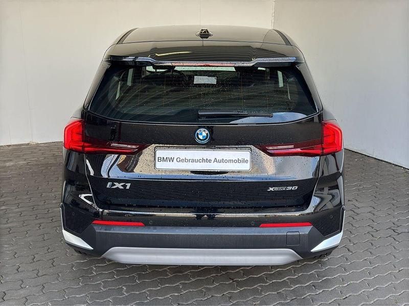 Gebraucht BMW iX1 Performance 230 kW (313 PS) 2023 Schwarz uni SUV