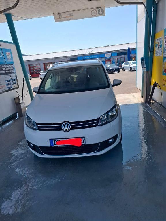 Weiß Gebraucht 2013 VW Touran Cup Van / Kleinbus | 7.600 € (Guter Preis) - Bild 1/4