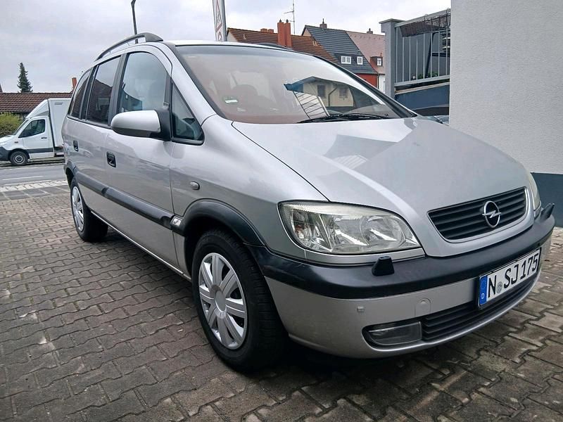 Gebraucht Opel Zafira 146 PS (107 kW) 2002 Silber Van / Kleinbus