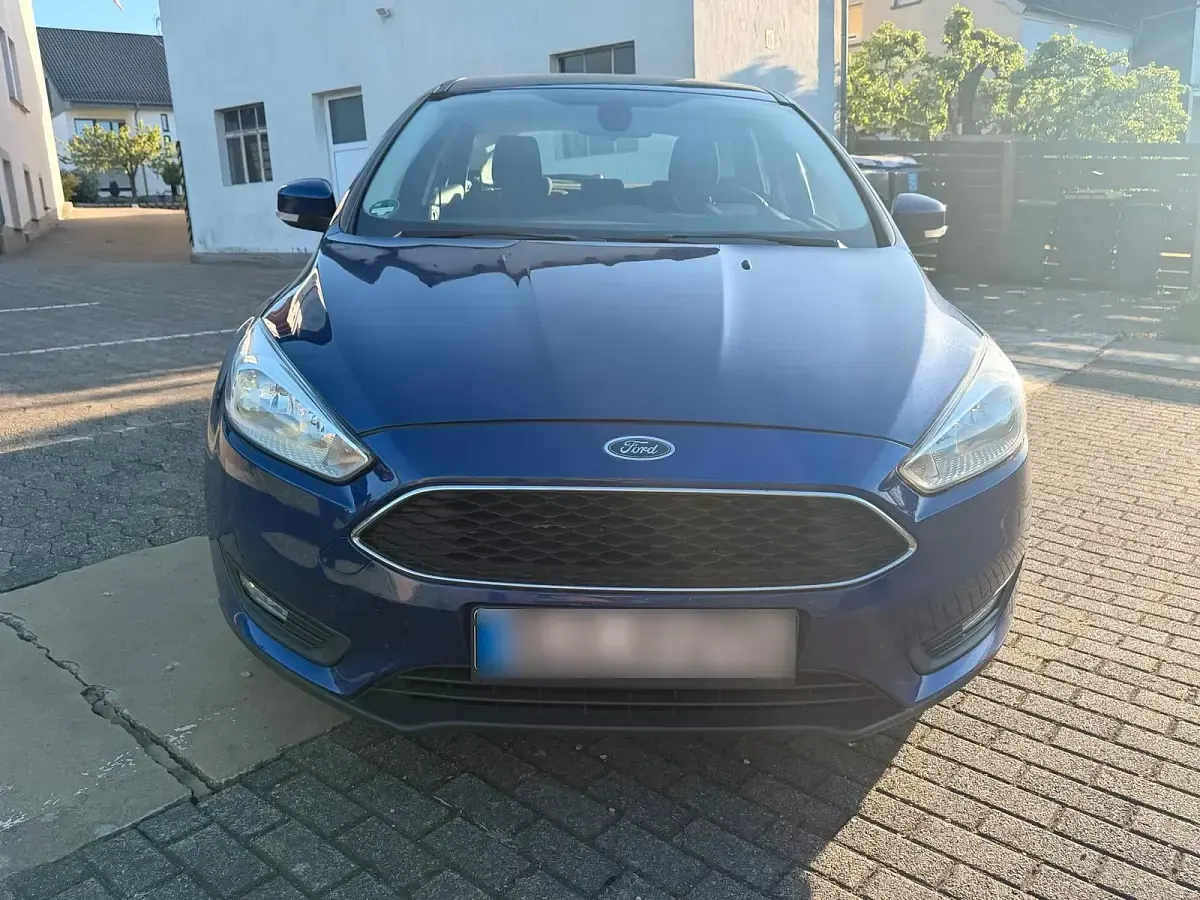 Usata Ford Focus 125 CV (91 kW) 2015 Blu Berlina