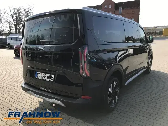 Gebraucht Ford Tourneo Active 118 PS (86 kW) 2026 Schwarz Van / Kleinbus