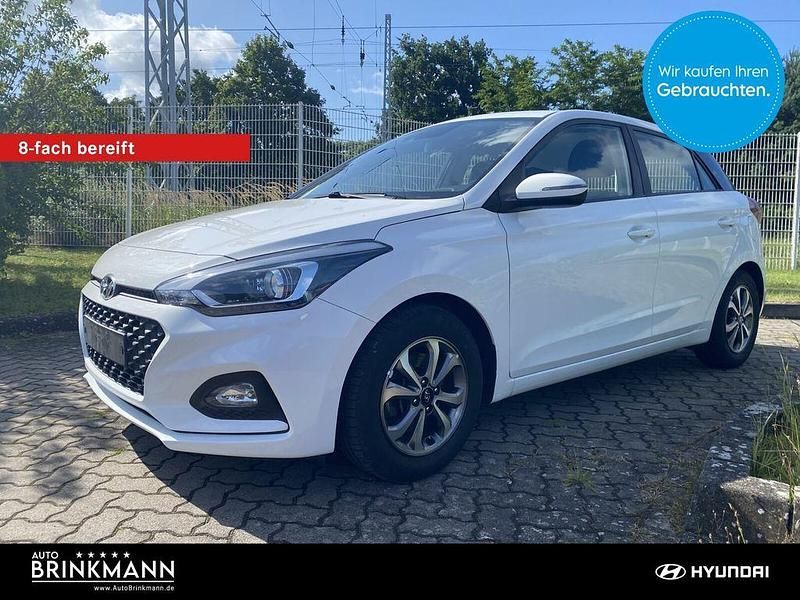 Weiß Gebraucht 2019 Hyundai i20 Trend Kleinwagen | 15.215 € (Fairer Preis) - Bild 1/4