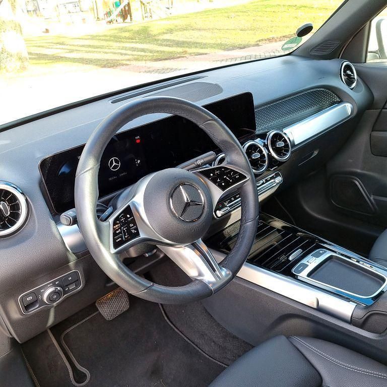 Gebraucht Mercedes GLB200 Progressive 150 PS (110 kW) 2024 Weiß SUV