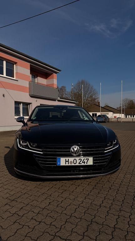 Gebraucht VW Arteon 190 PS (139 kW) 2018 Schwarz Kleinwagen