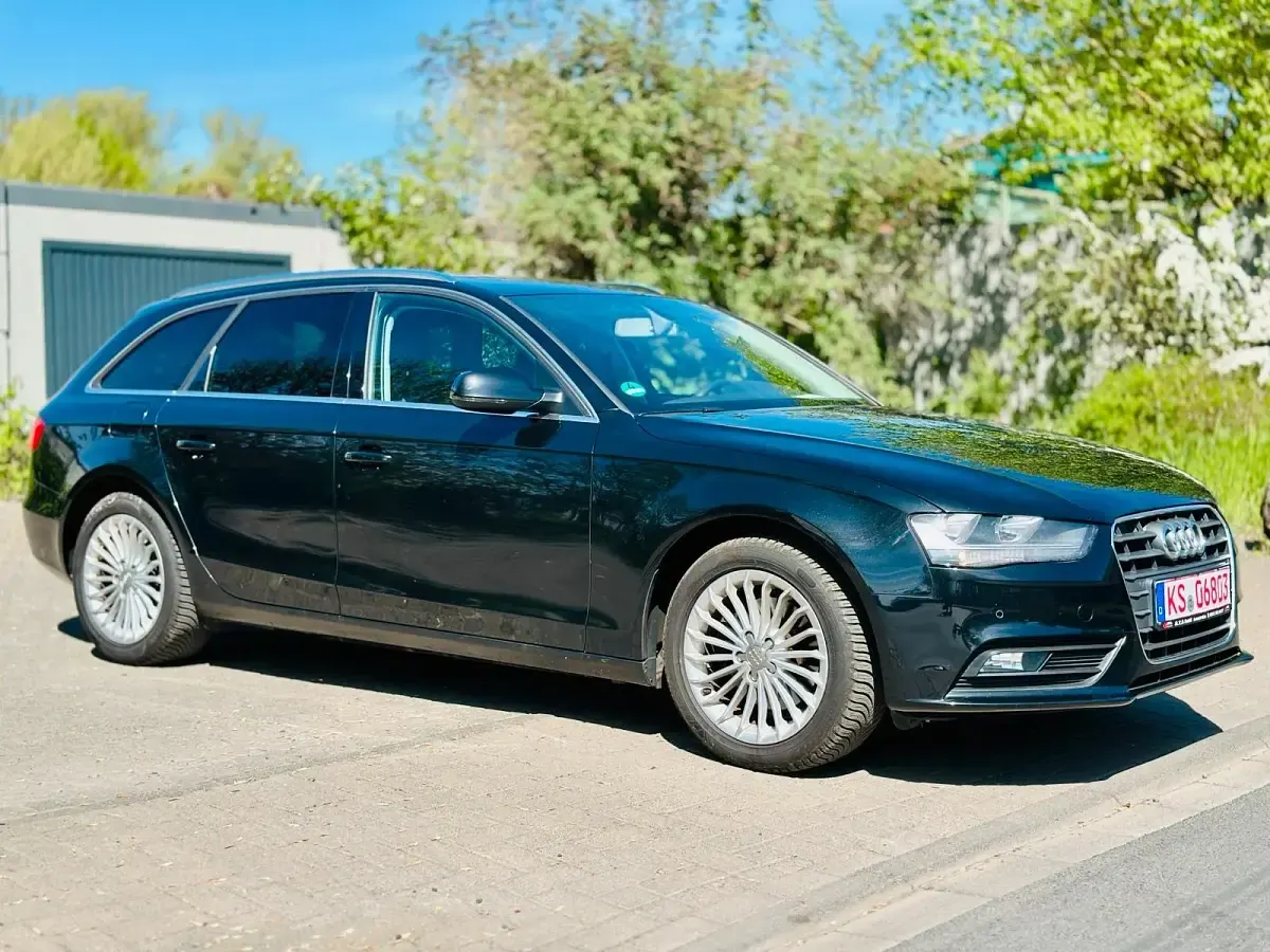 Gebraucht Audi A4 143 PS (105 kW) 2012 Schwarz Kombi