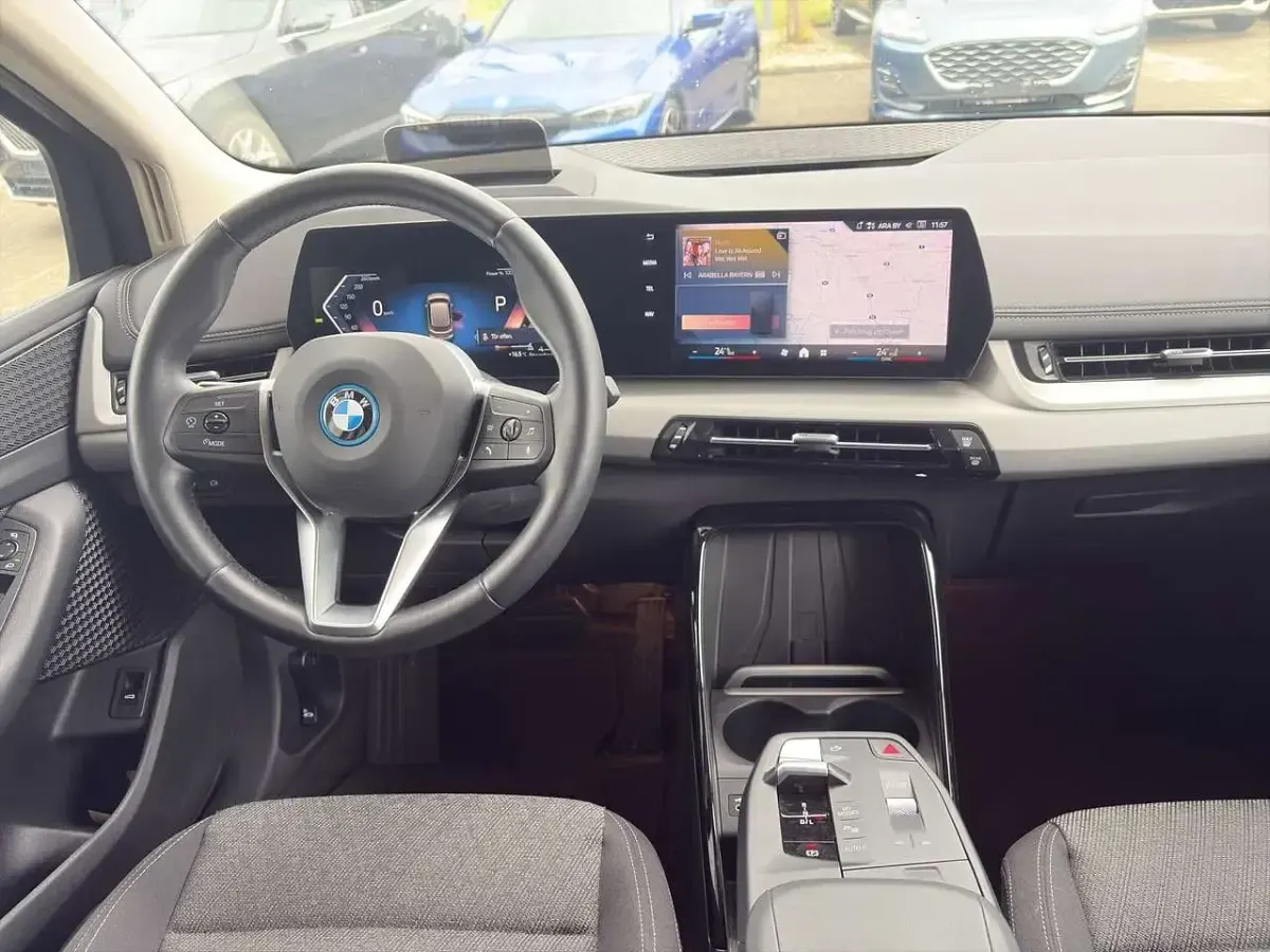 Gebraucht BMW 225 Active Tourer 245 PS (180 kW) 2024 Grau Van / Kleinbus