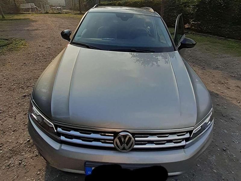 Silber Gebraucht 2019 VW Tiguan SUV | 29.200 € (Etwas zu teuer) - Bild 1/4