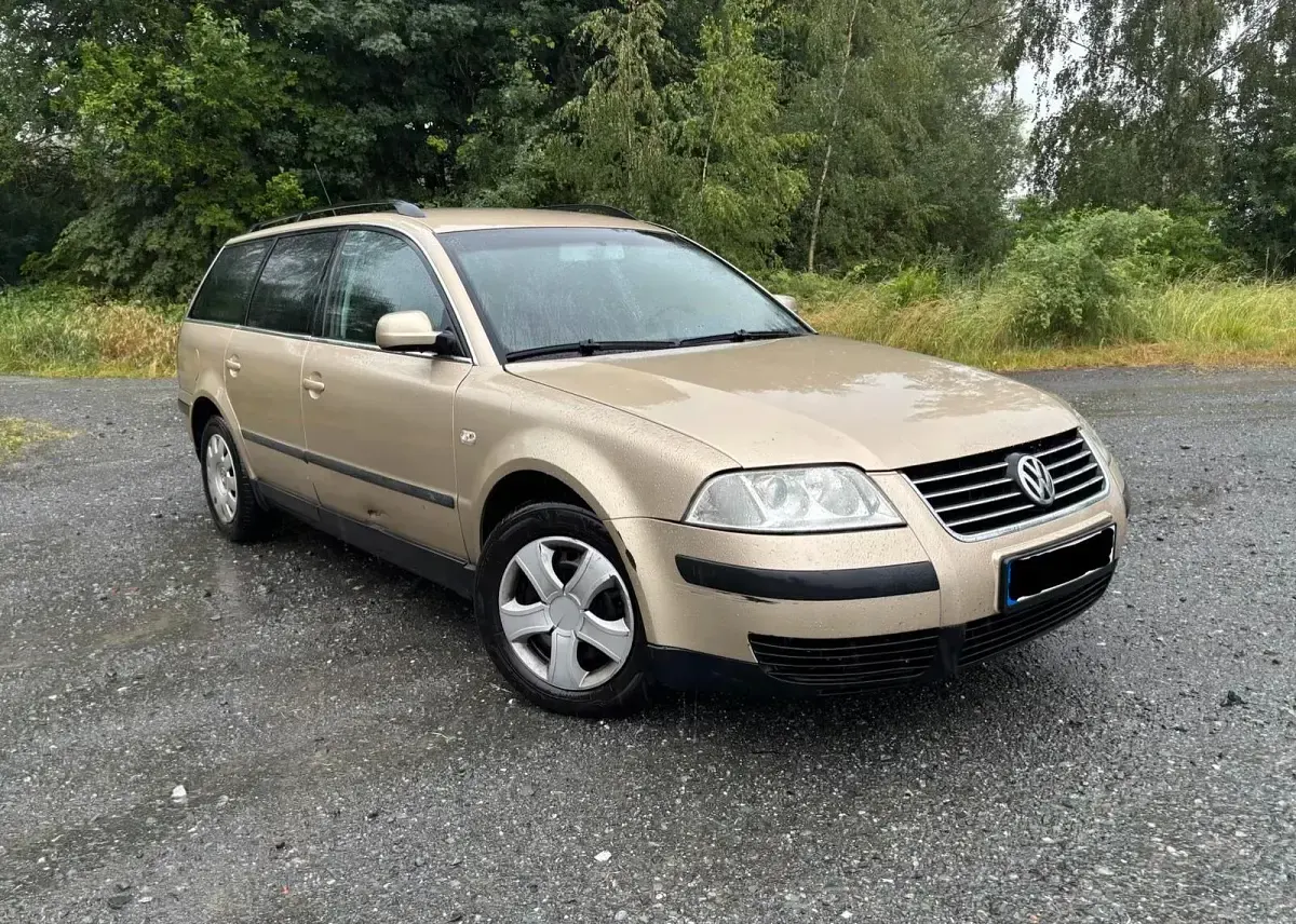 Gebraucht VW Passat 131 PS (96 kW) 2003 Gold Kombi