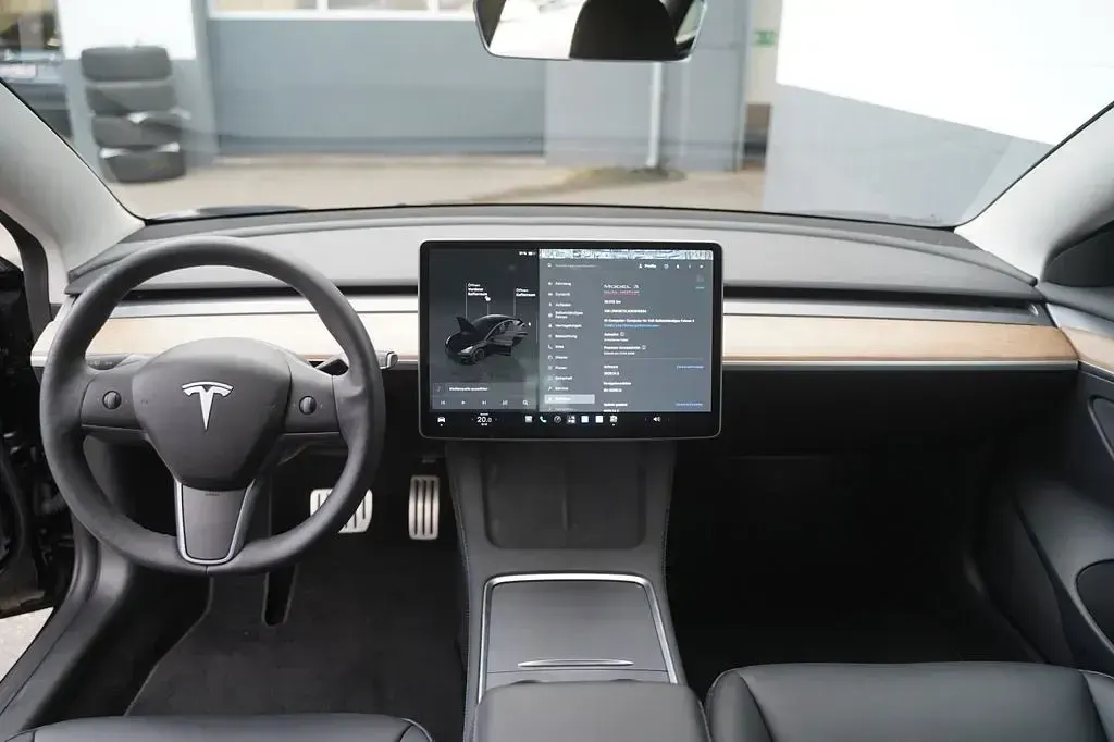 Käytetty Tesla Model 3 Performance 392 kW (534 HP) 2022 Musta Sedan